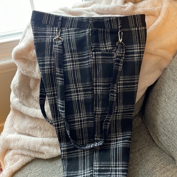ROMWE Plaid Suspenders Pants - Picture 3 of 4